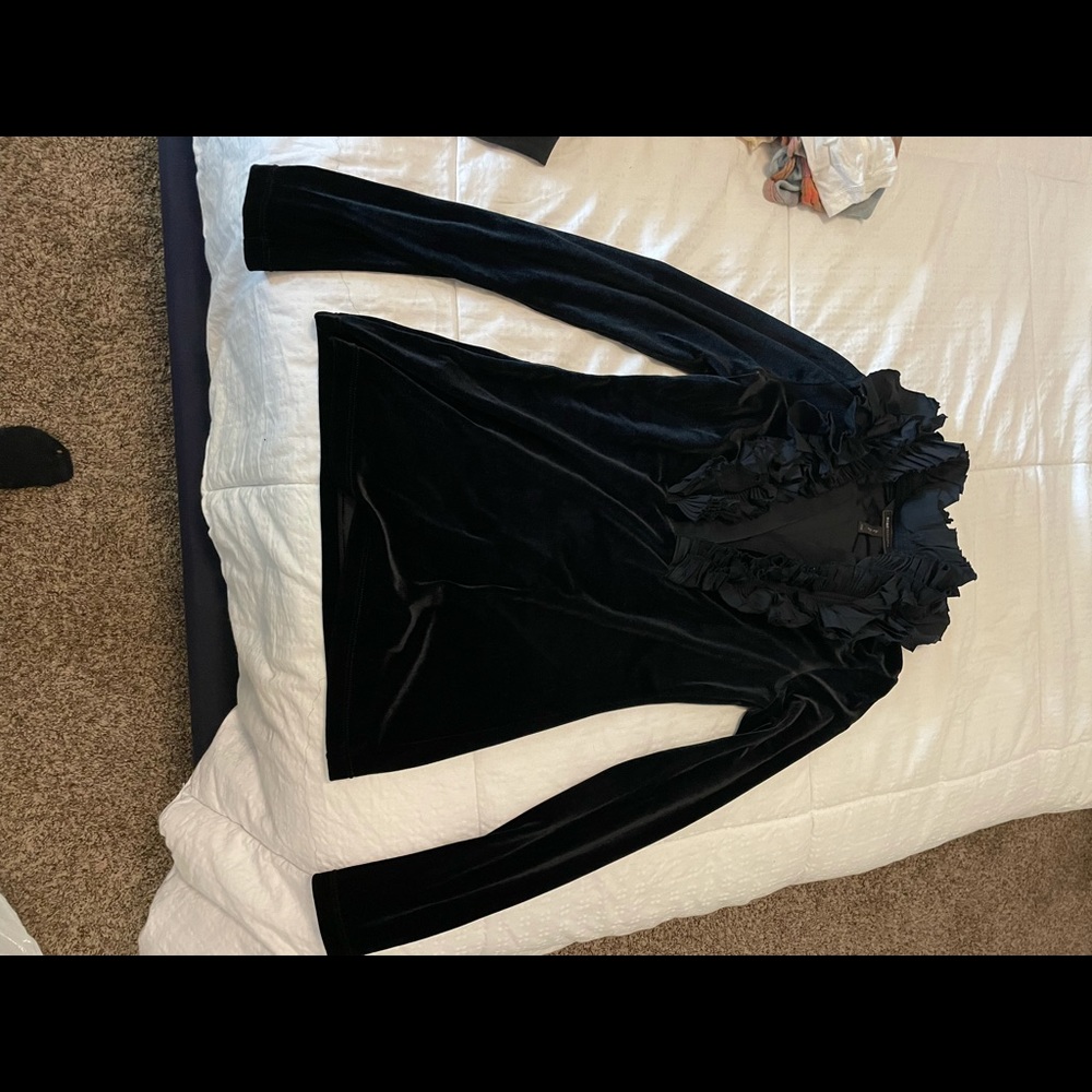 BCBG long sleep top